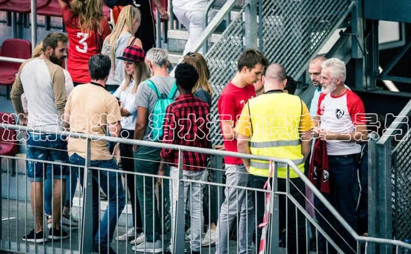 激情浪尖：滑水运动赛事全景与